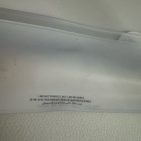 HUDA BEAUTY glOwish complexion brush - Picture 7 of 7